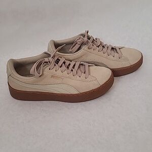Puma Women's Beige Suede Sneakers (Sz 6.5)
